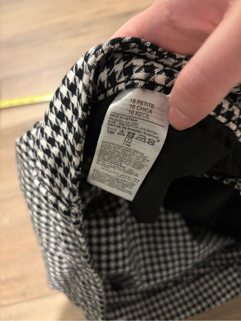 Old Navy Pixie High Rise Ankle Pants Houndstooth black white size 16 Petite